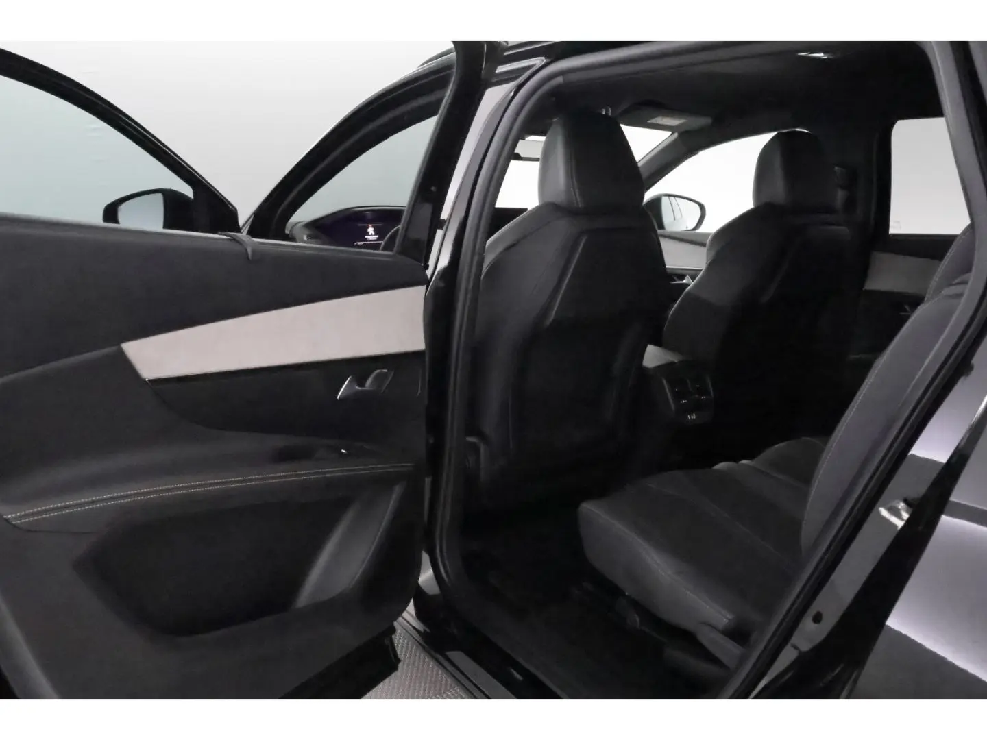 PEUGEOT 5008 1.2PureTech Aut.GT+LED+NAVI+VIRTUAL+7-SITZE