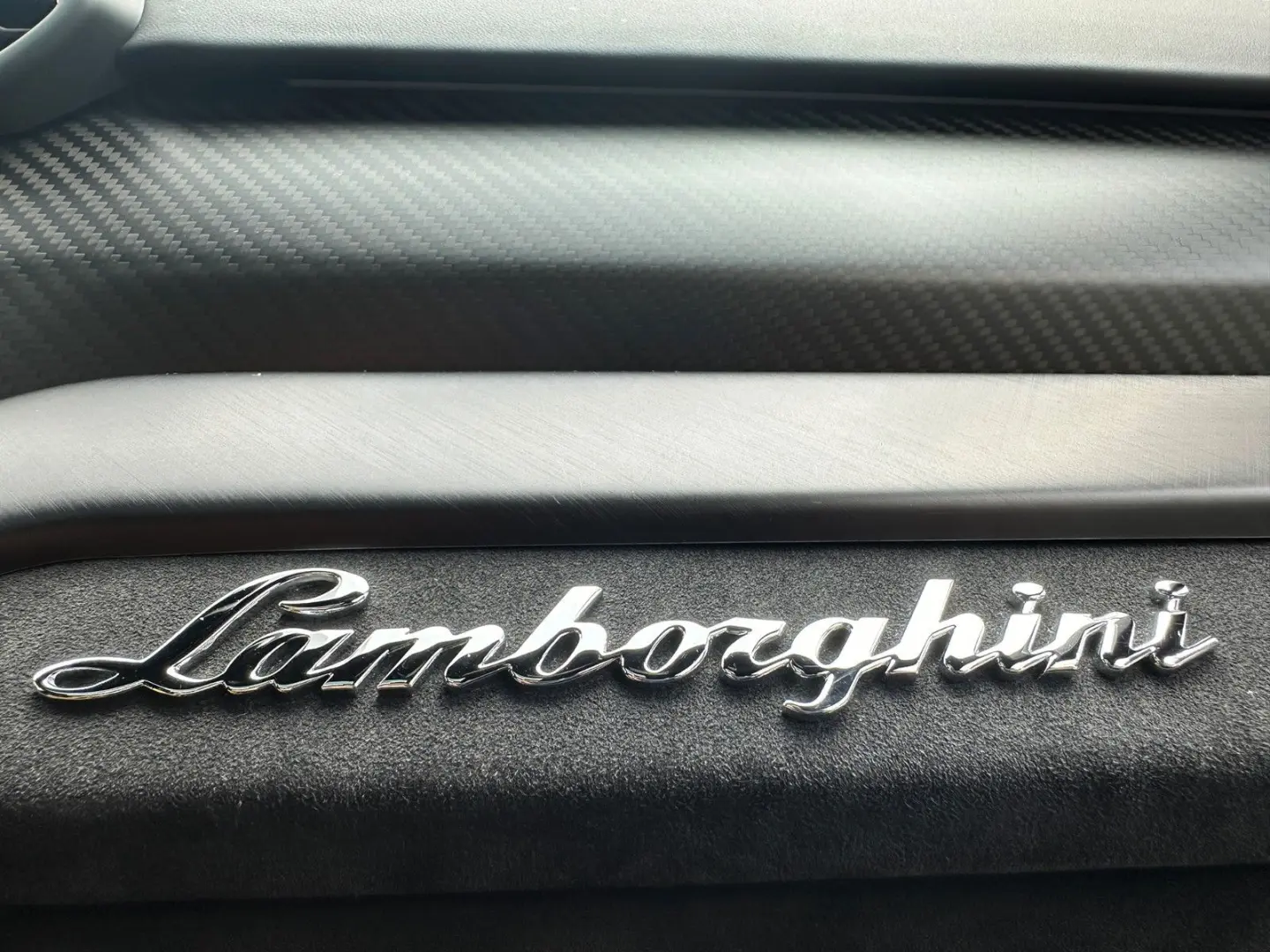 LAMBORGHINI Urus Graphite Capsule NEW SERVICE & Warranty