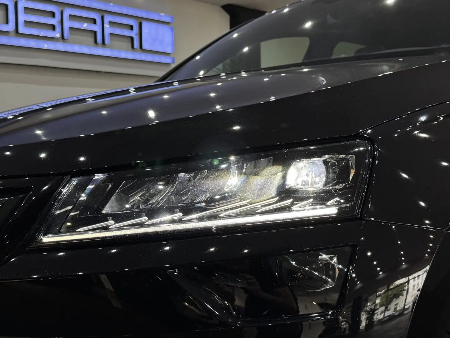 SKODA Karoq 1.5 TSI SPORTLINE*PANO*CARPLAY*KAM*LEASING
