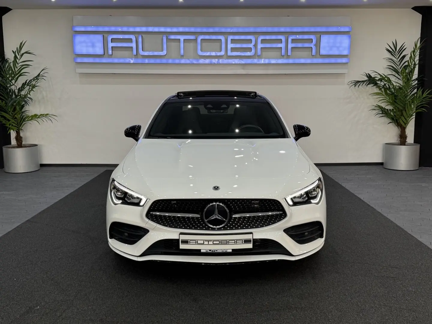 MERCEDES BENZ CLA 180 AMG-LINE*WIDESCR*PANO*AMBIENTE