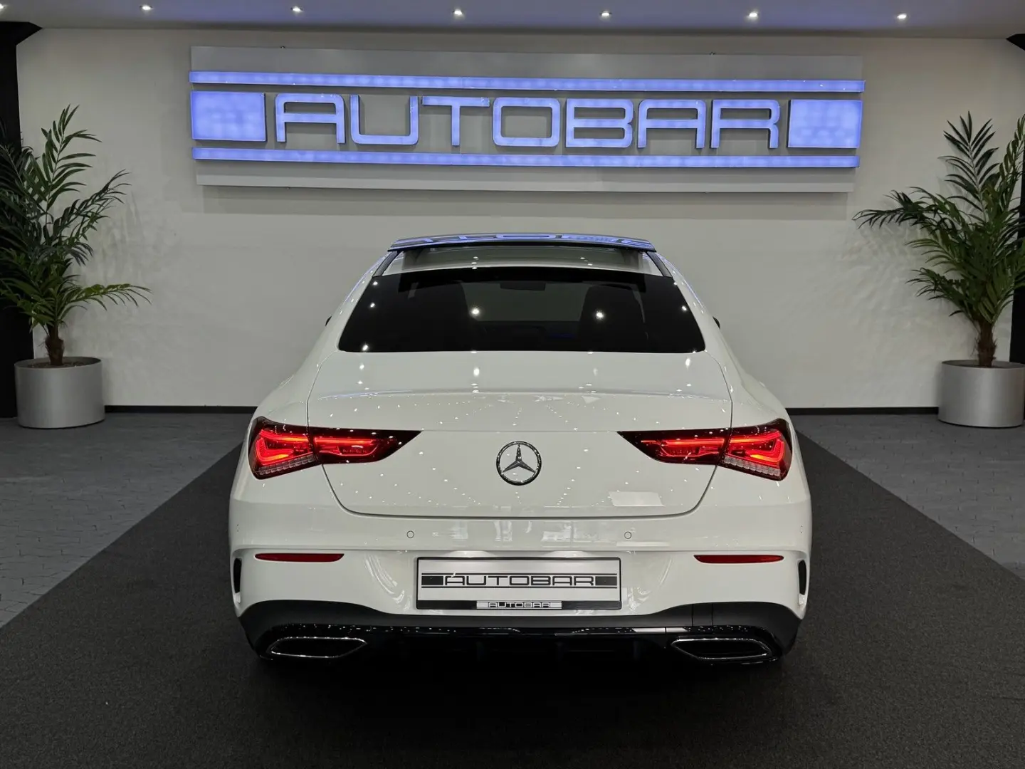 MERCEDES BENZ CLA 180 AMG-LINE*WIDESCR*PANO*AMBIENTE