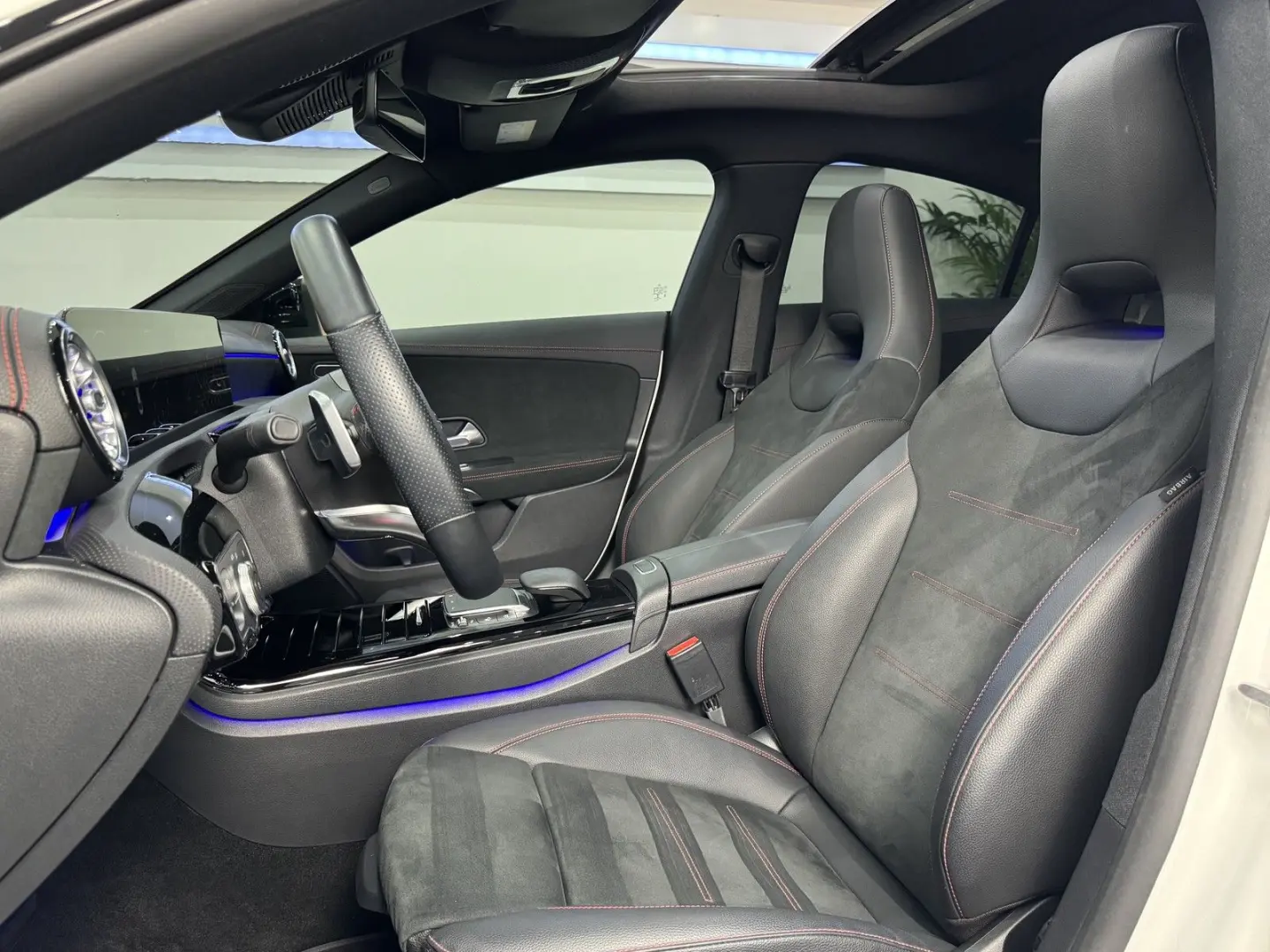 MERCEDES BENZ CLA 180 AMG-LINE*WIDESCR*PANO*AMBIENTE