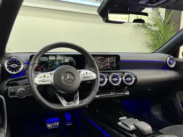 MERCEDES BENZ CLA 180 AMG-LINE*WIDESCR*PANO*AMBIENTE