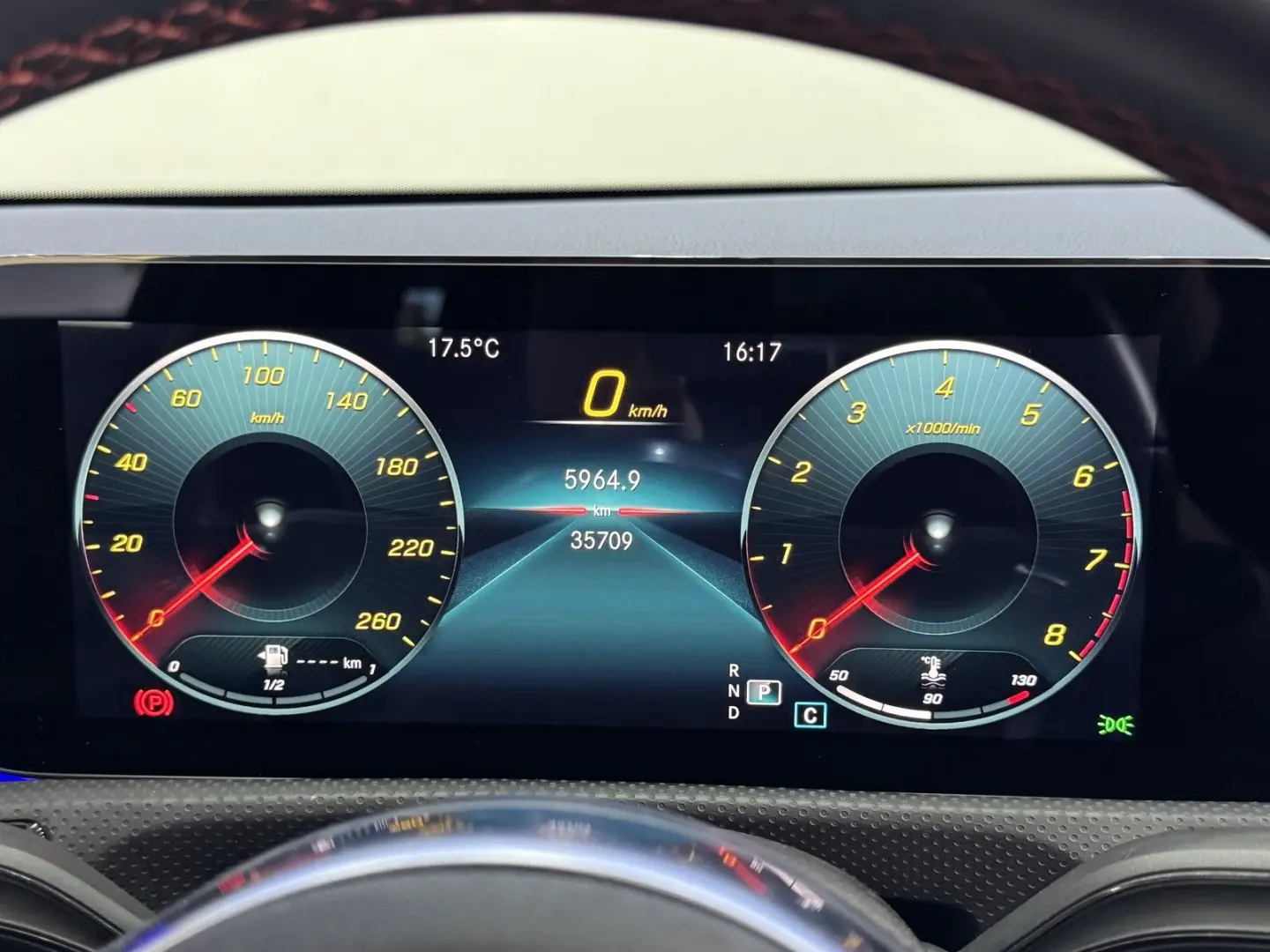 MERCEDES BENZ CLA 180 AMG-LINE*WIDESCR*PANO*AMBIENTE