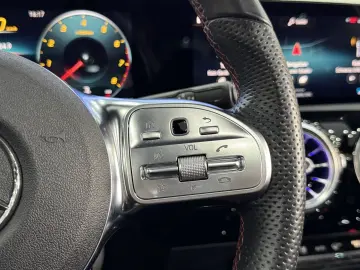 MERCEDES BENZ CLA 180 AMG-LINE*WIDESCR*PANO*AMBIENTE