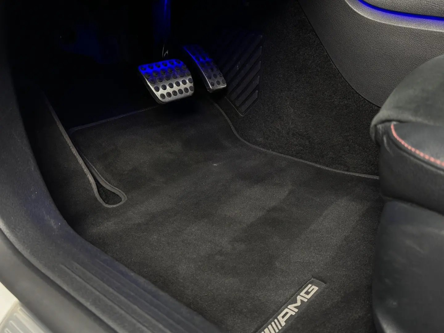 MERCEDES BENZ CLA 180 AMG-LINE*WIDESCR*PANO*AMBIENTE