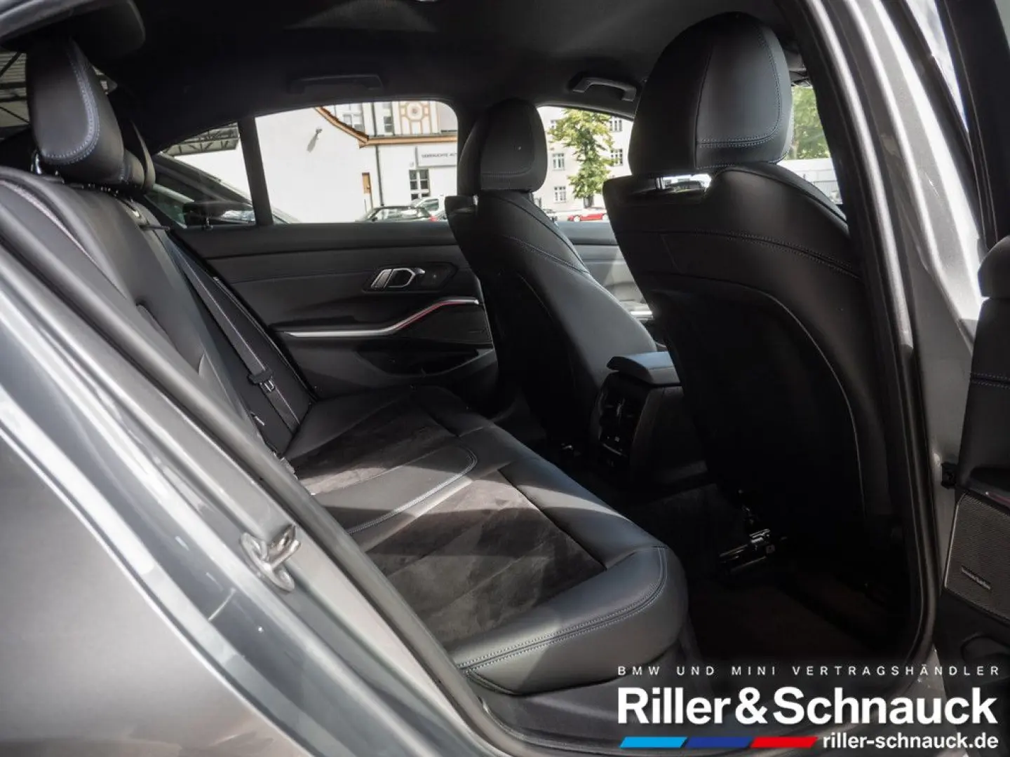 BMW 330i M-Sport 360°+H/K+KAM+LEASING