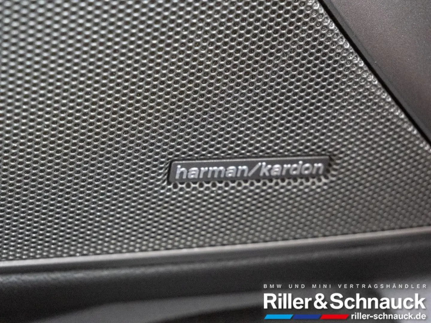 BMW 330i M-Sport 360°+H/K+KAM+LEASING