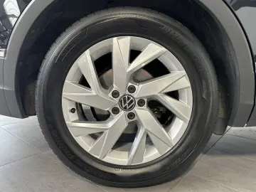 VOLKSWAGEN Tiguan 2.0 TDI DSG Elegance NAV+LED+ACC+VC