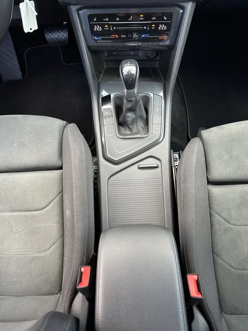 VOLKSWAGEN Tiguan 2.0 TDI DSG Elegance NAV+LED+ACC+VC