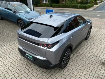 PEUGEOT 3008 Allure Hybrid 145 E-DCS6