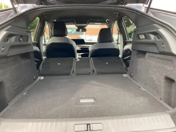 PEUGEOT 3008 Allure Hybrid 145 E-DCS6