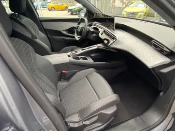 PEUGEOT 3008 Allure Hybrid 145 E-DCS6