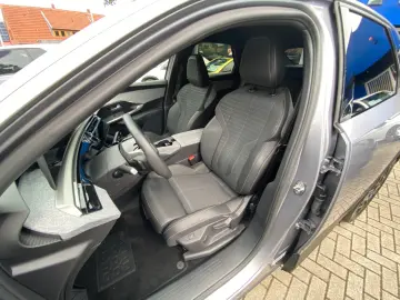 PEUGEOT 3008 Allure Hybrid 145 E-DCS6