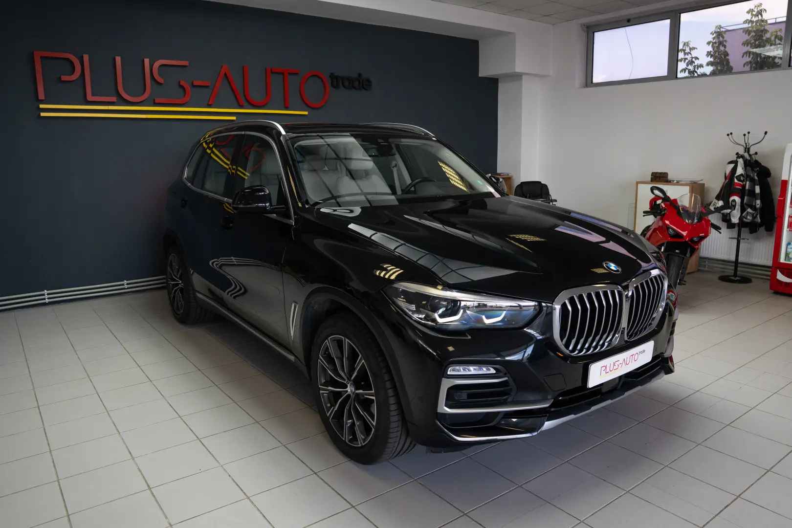 BMW X5 xDrive40i X Line Interior BEJ Panor Stoc Timisoara