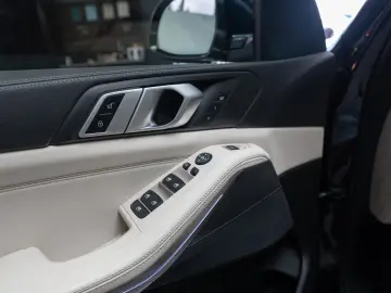 BMW X5 xDrive40i X Line Interior BEJ Panor Stoc Timisoara