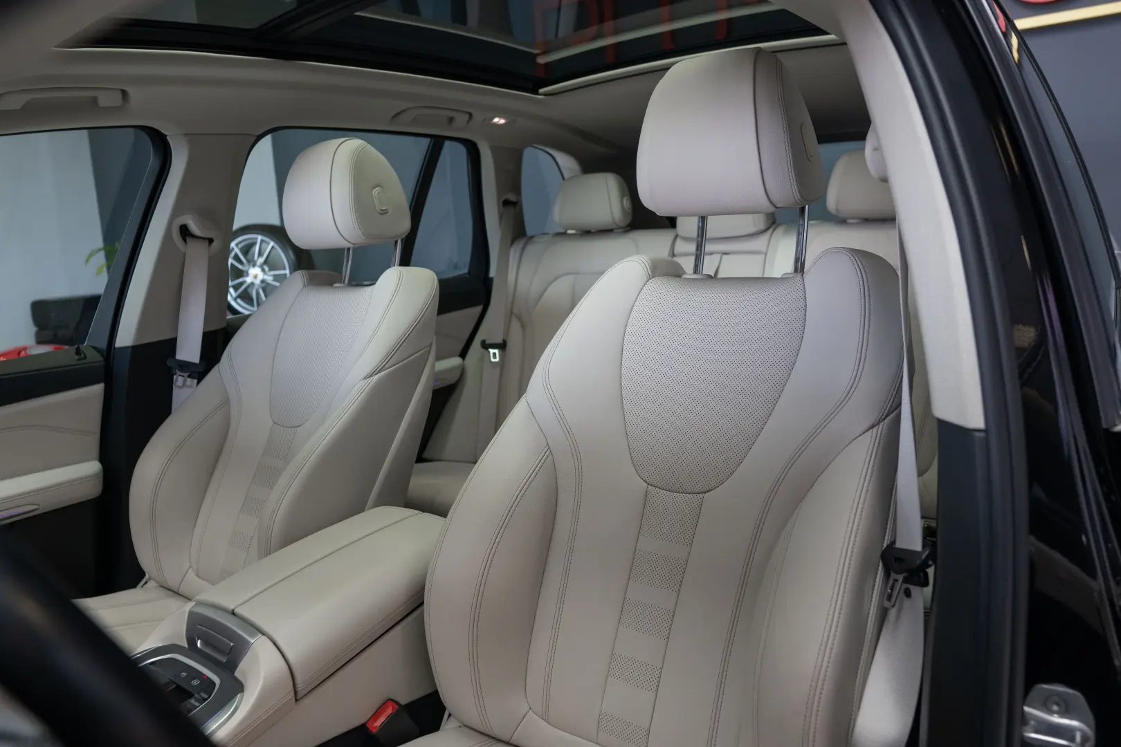 BMW X5 xDrive40i X Line Interior BEJ Panor Stoc Timisoara