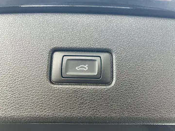 Q5 Sportback TFSIe HYBRID advanced 2.0  300PS