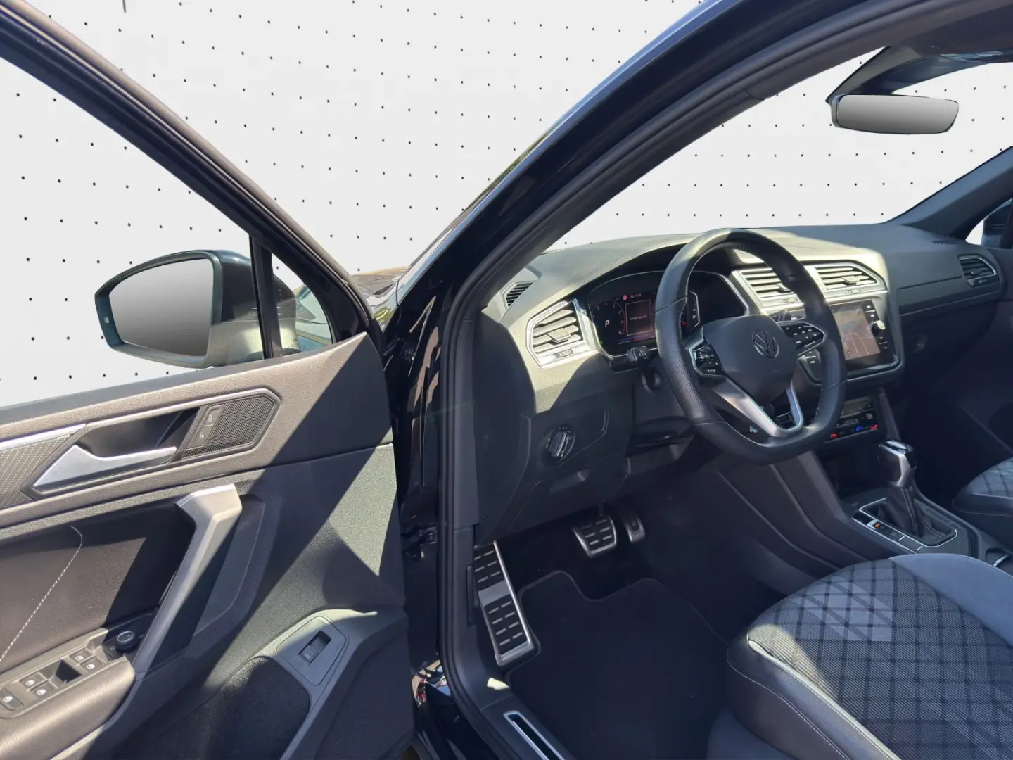 Tiguan R-Line Black Style Navi*Pano*IQ-Light*El.