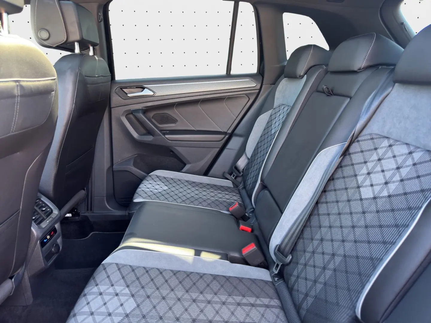 Tiguan R-Line Black Style Navi*Pano*IQ-Light*El.