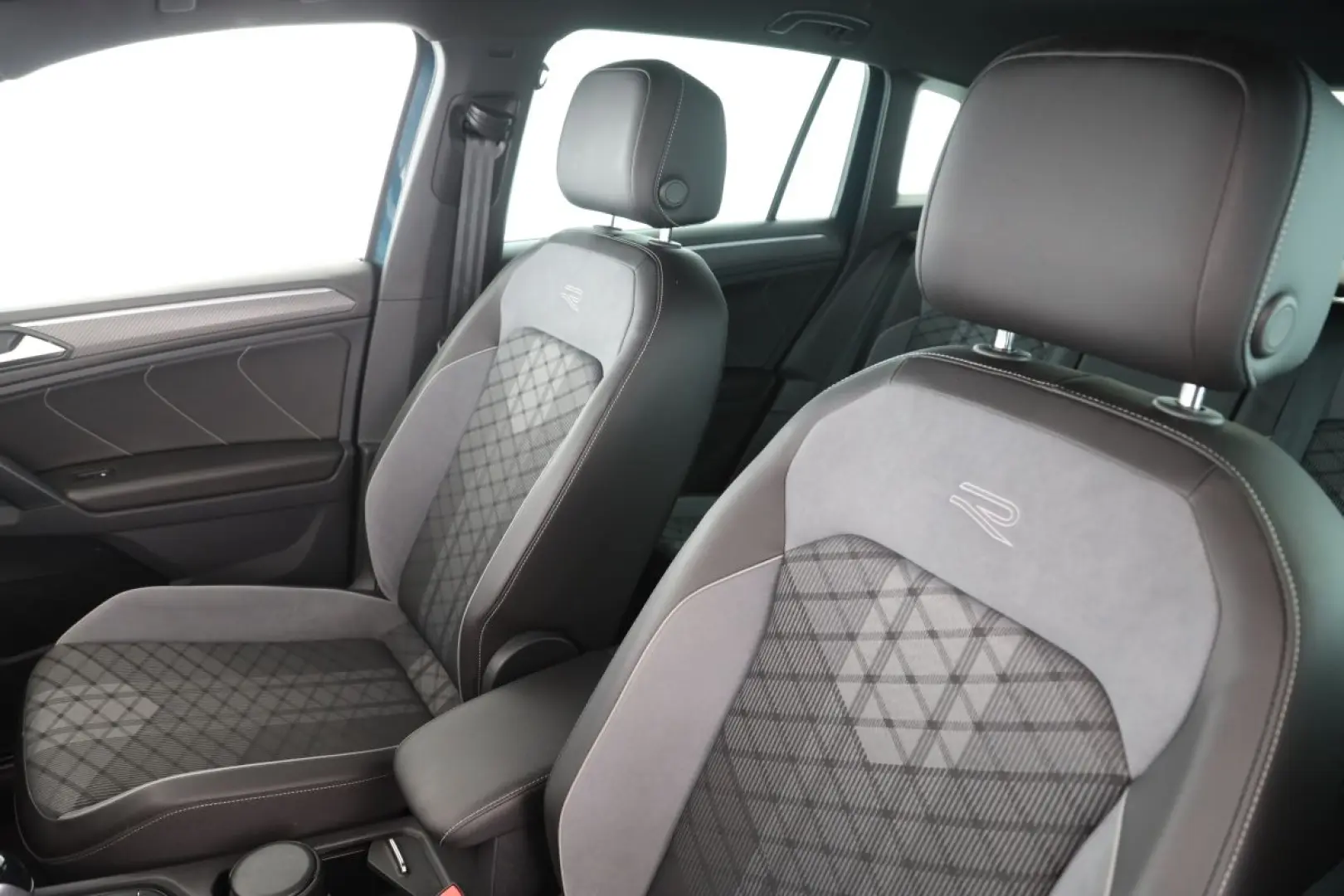 Tiguan 1.5 TSI DSG R-Line | NAVI | AHK | LED |