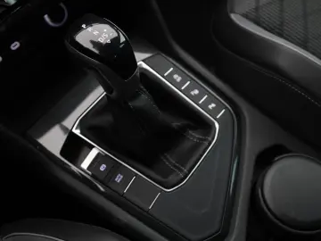 Tiguan 1.5 TSI DSG R-Line | NAVI | AHK | LED |