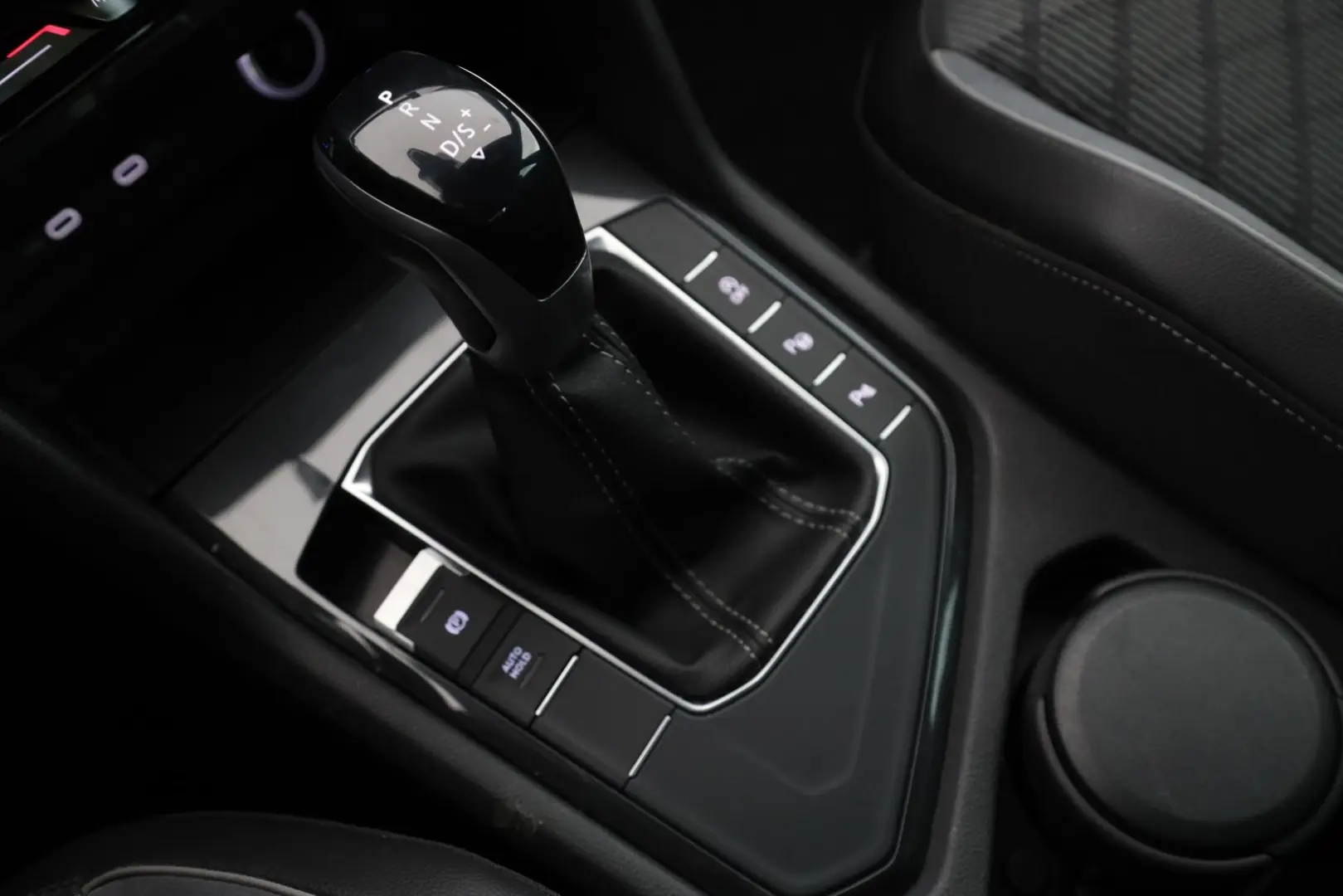 Tiguan 1.5 TSI DSG R-Line | NAVI | AHK | LED |