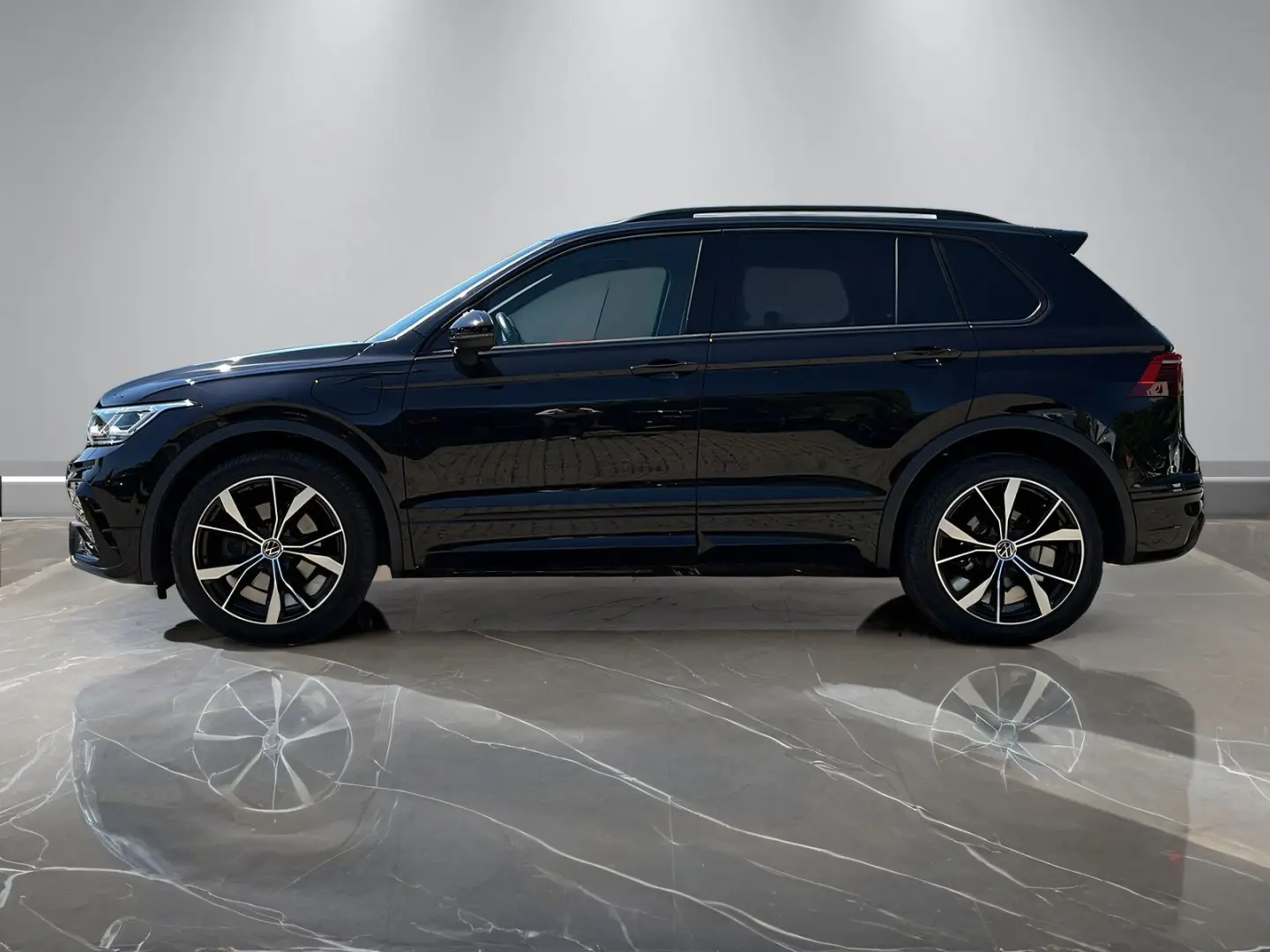 Tiguan R-Line 1.4TSI DSG eHybrid +AHK+KAMERA+