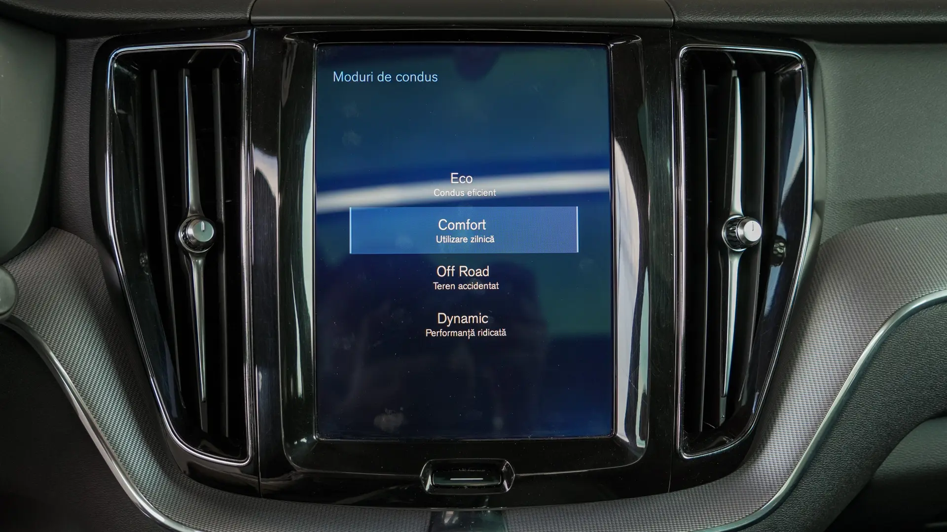 VOLVO XC60 D4 GEARTRONIC 8 INSCRIPTION LUXE