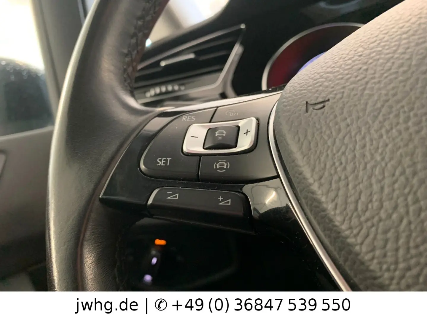 Touran Highline 7-SITZER/NAVI/ACC/LED/KAMERA