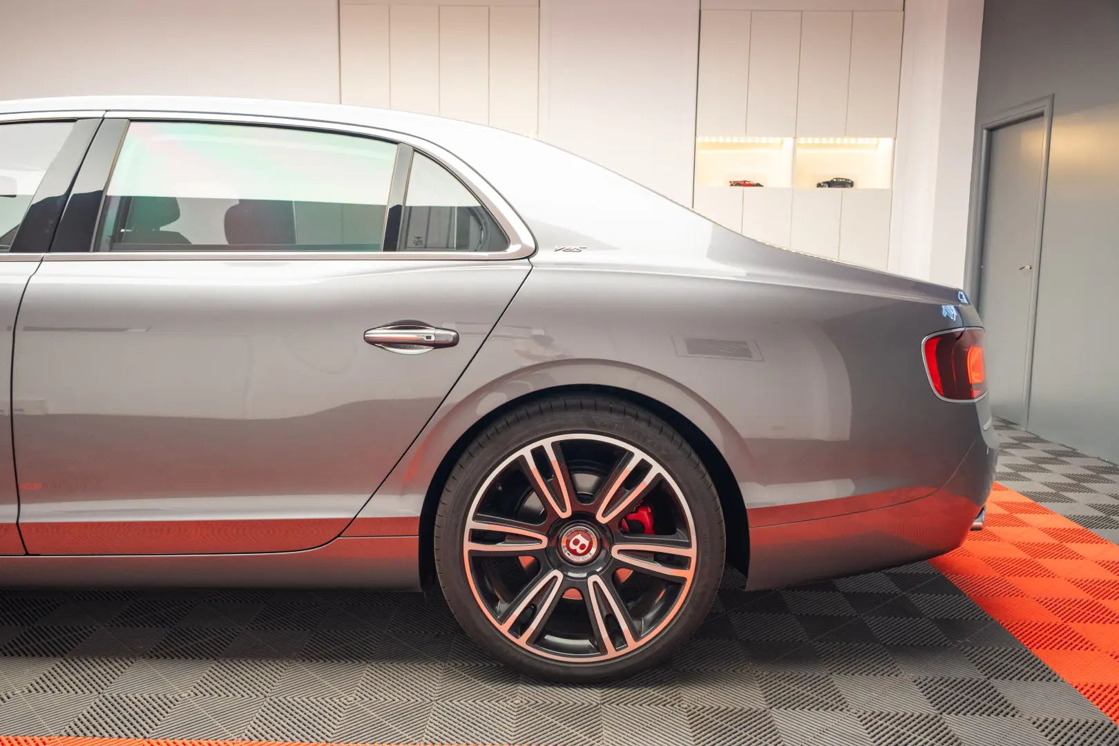 BENTLEY FLYNG SPUR V8S
