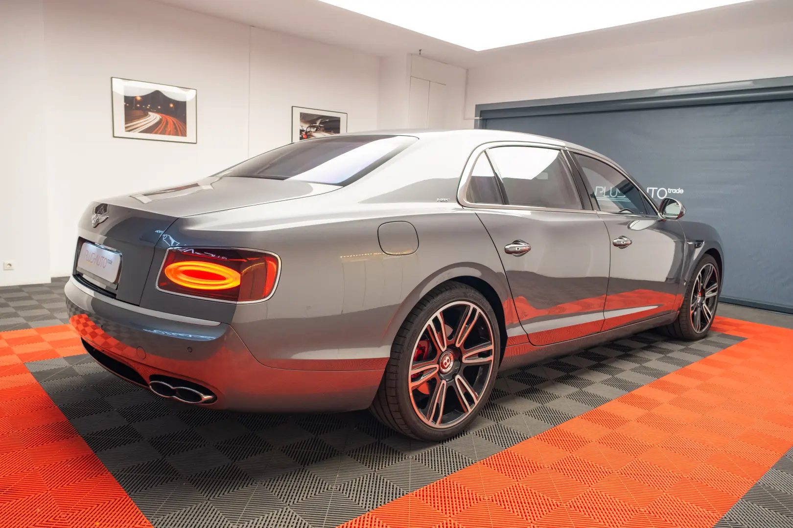 BENTLEY FLYNG SPUR V8S