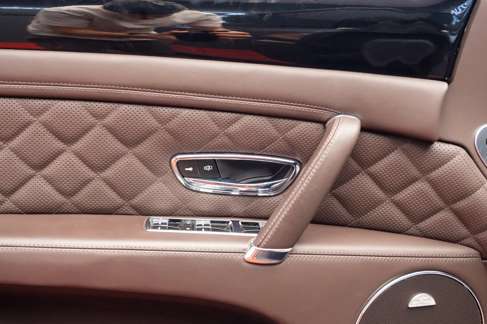 BENTLEY FLYNG SPUR V8S