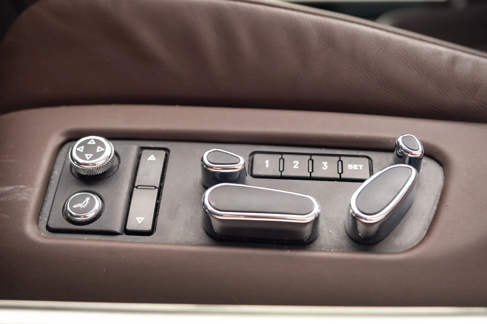 BENTLEY FLYNG SPUR V8S