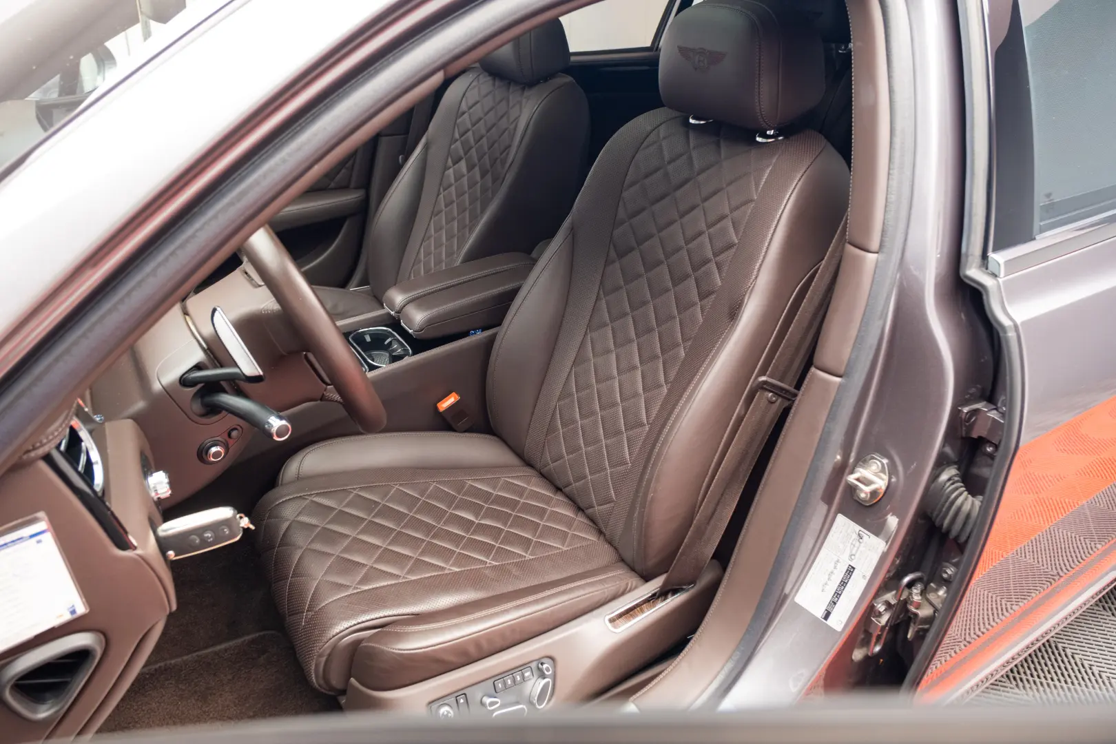 BENTLEY FLYNG SPUR V8S