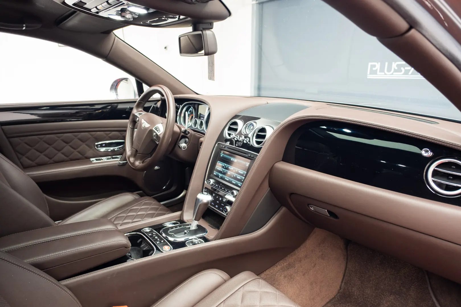 BENTLEY FLYNG SPUR V8S