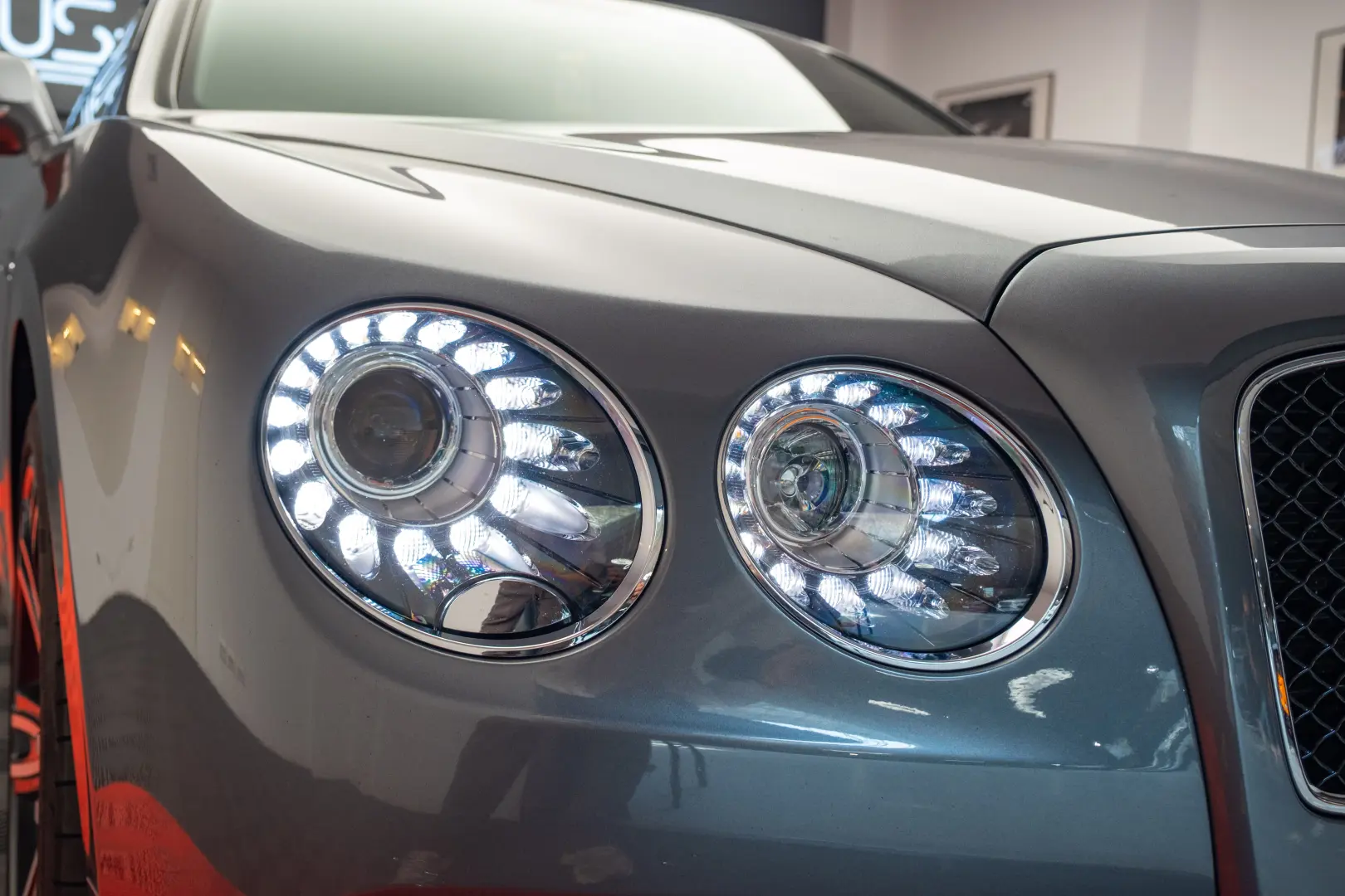 BENTLEY FLYNG SPUR V8S