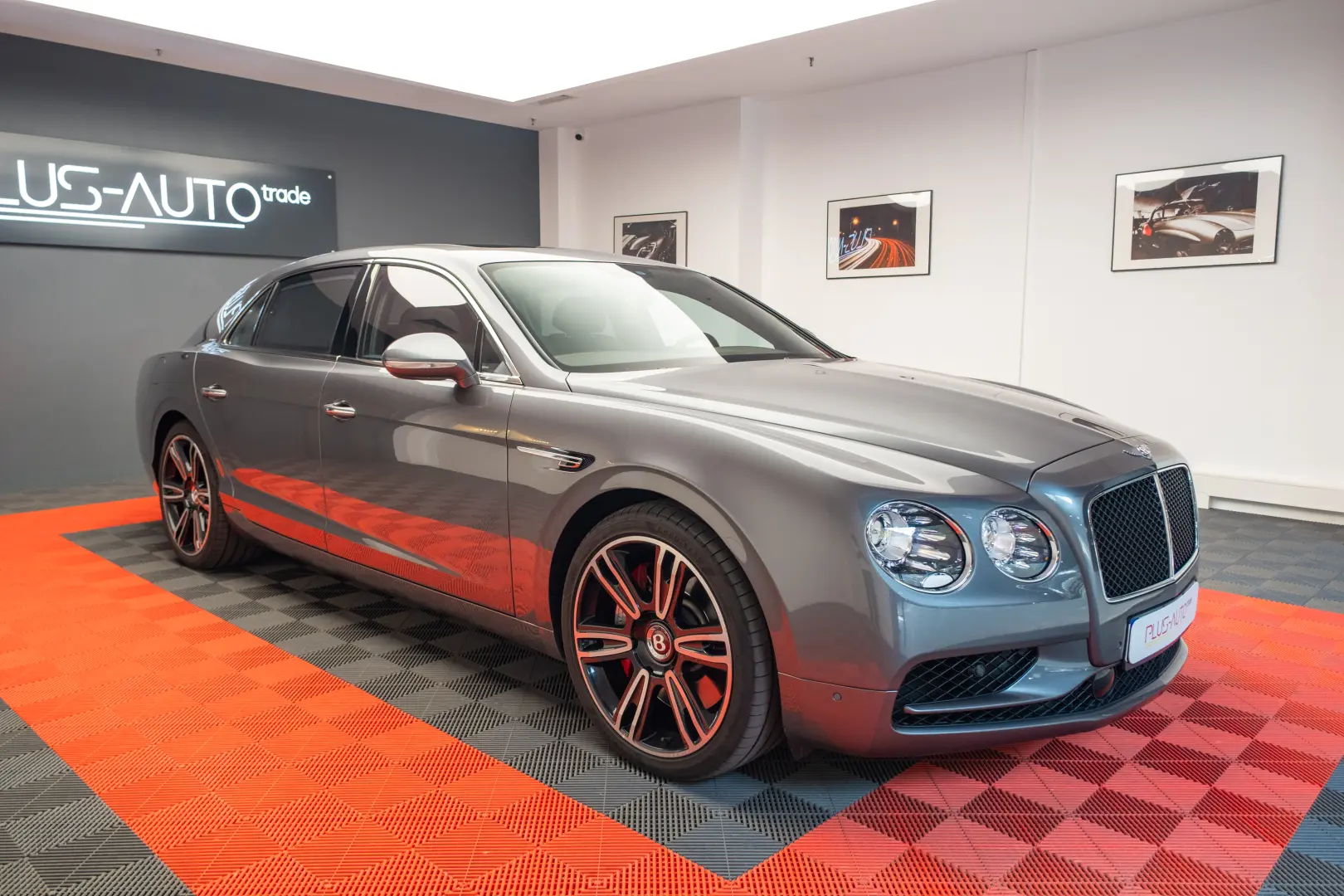 BENTLEY FLYNG SPUR V8S