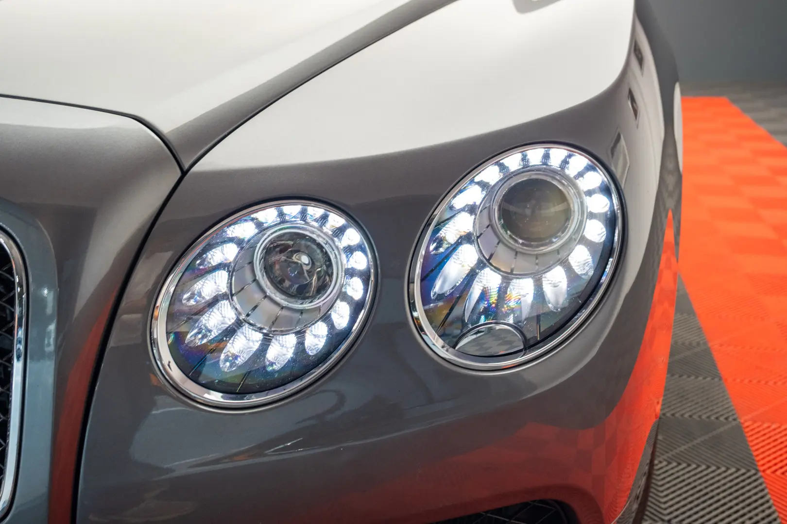 BENTLEY FLYNG SPUR V8S