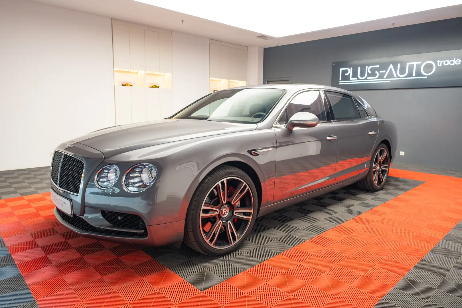 BENTLEY FLYNG SPUR V8S