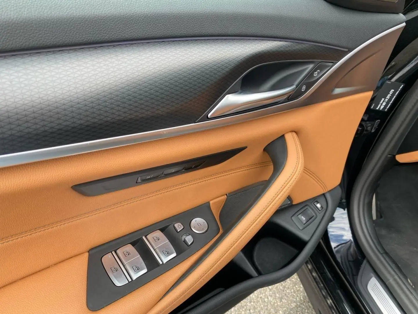 530e LIMOUSINE M-SPORT+BUSINESS+eGSD+INNOVATION+