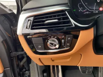 530e LIMOUSINE M-SPORT+BUSINESS+eGSD+INNOVATION+