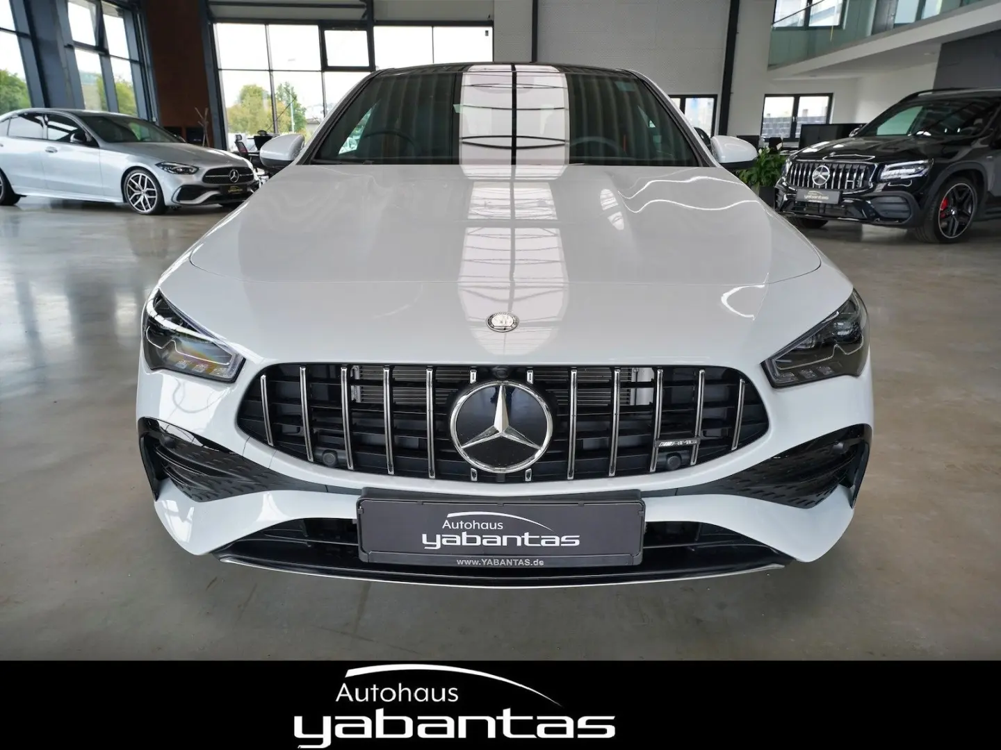 CLA 35 AMG 4M Pano Kamera KEYLESS MBUX ZHZ Ambie