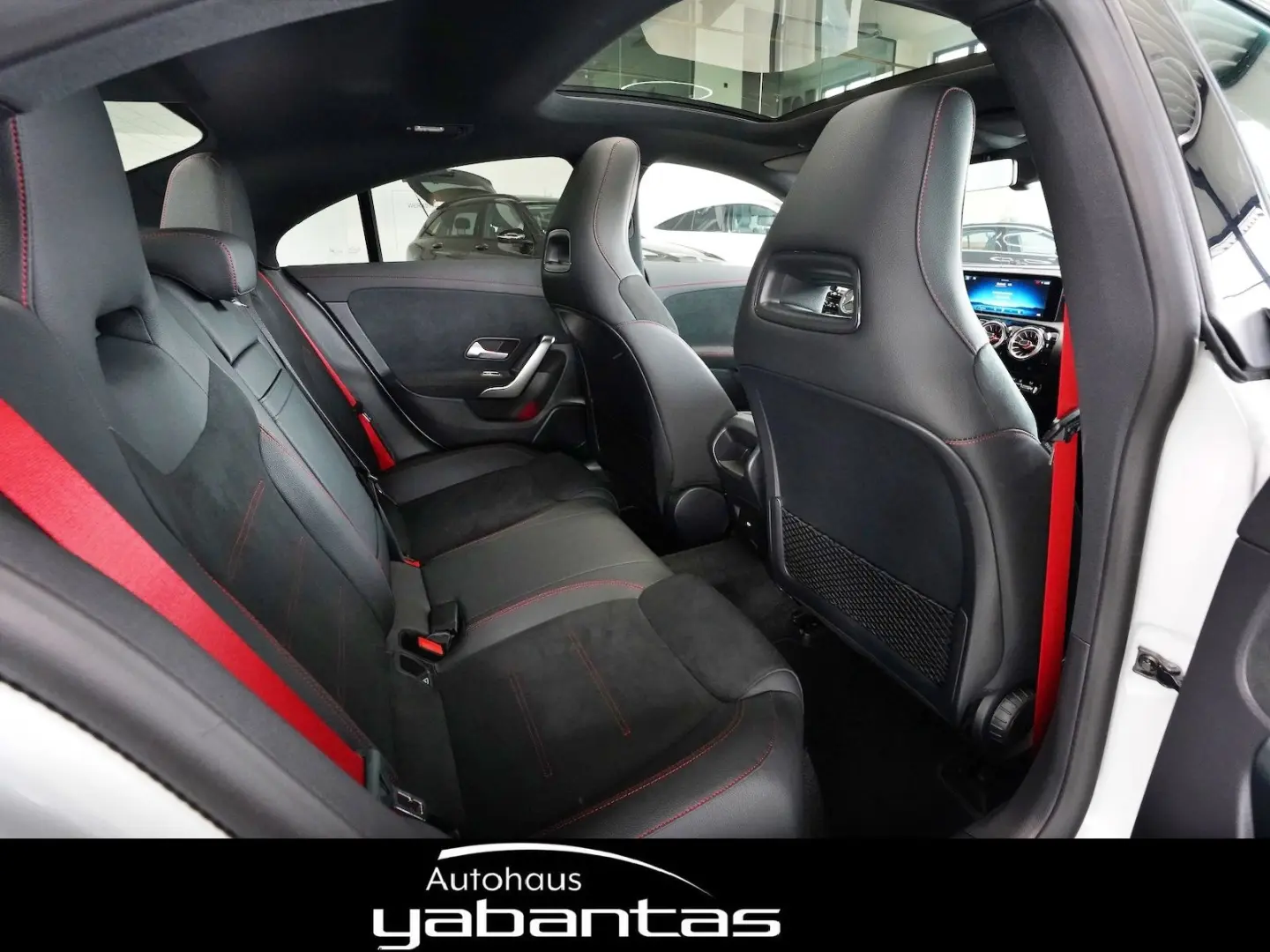 CLA 35 AMG 4M Pano Kamera KEYLESS MBUX ZHZ Ambie
