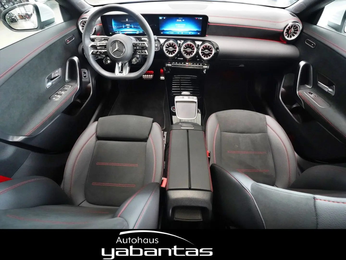 CLA 35 AMG 4M Pano Kamera KEYLESS MBUX ZHZ Ambie