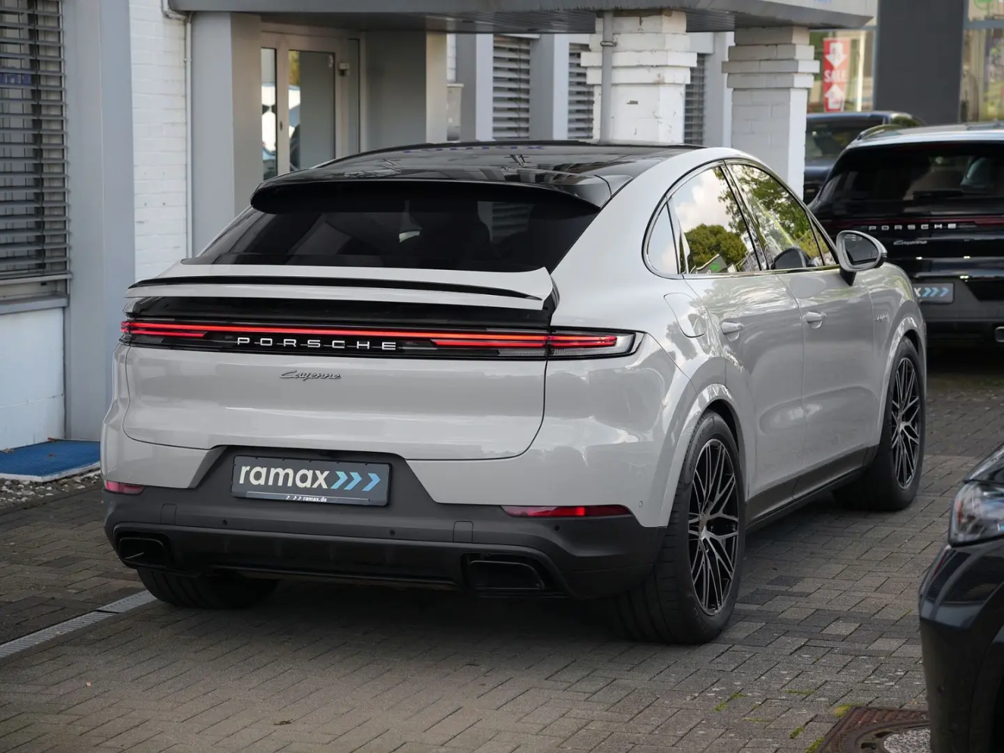 E-Hybrid Coupé ACC-LUFTF.-PANO-MASSAGE-AHK-BOSE