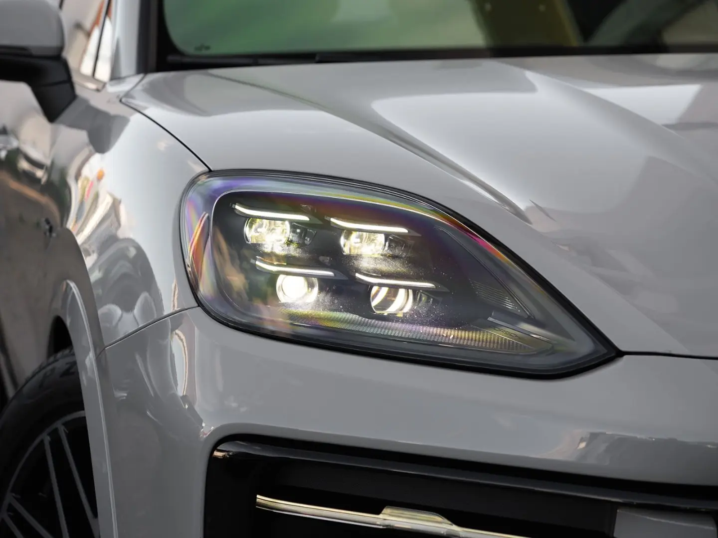 E-Hybrid Coupé ACC-LUFTF.-PANO-MASSAGE-AHK-BOSE