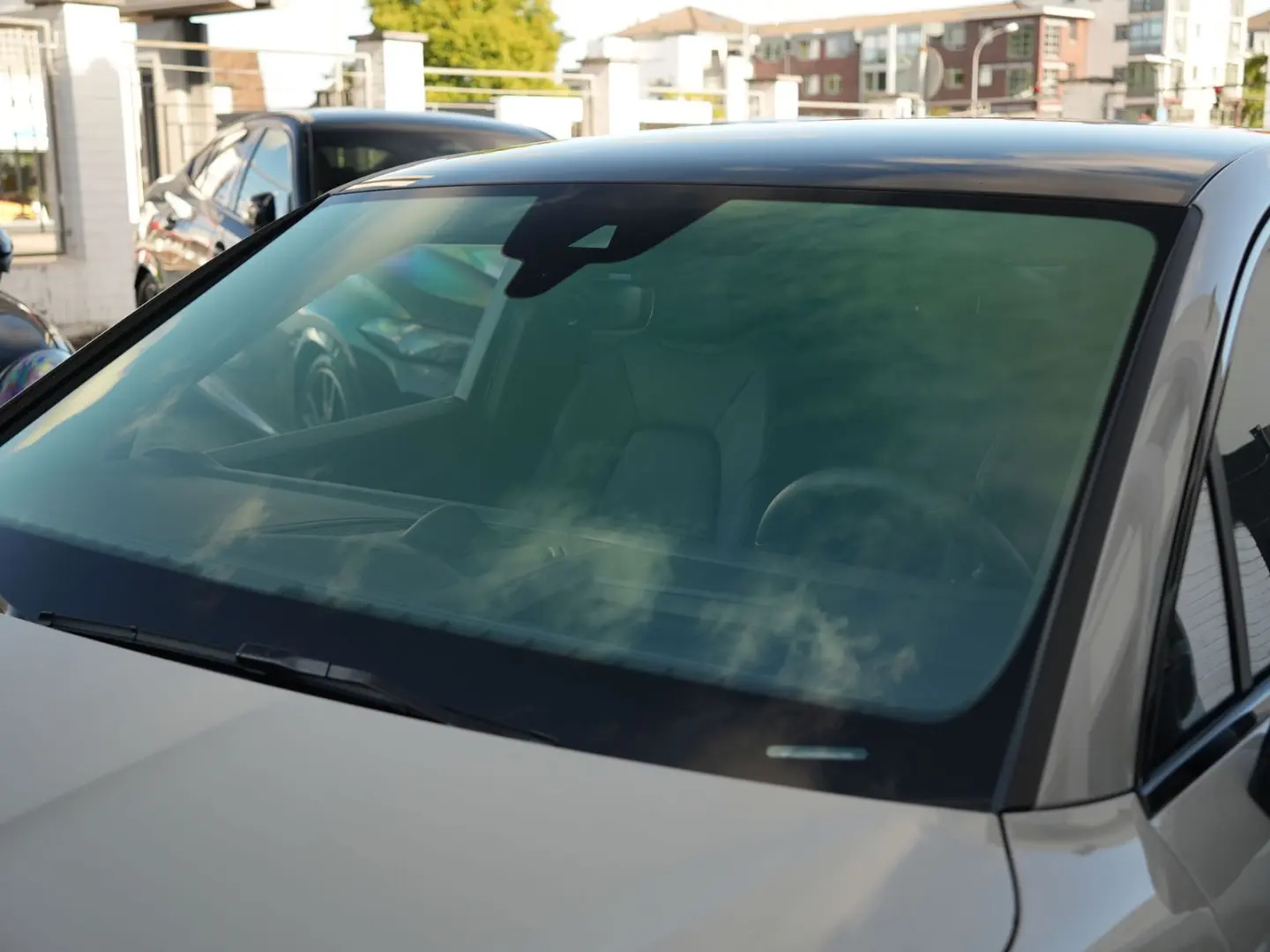 E-Hybrid Coupé ACC-LUFTF.-PANO-MASSAGE-AHK-BOSE