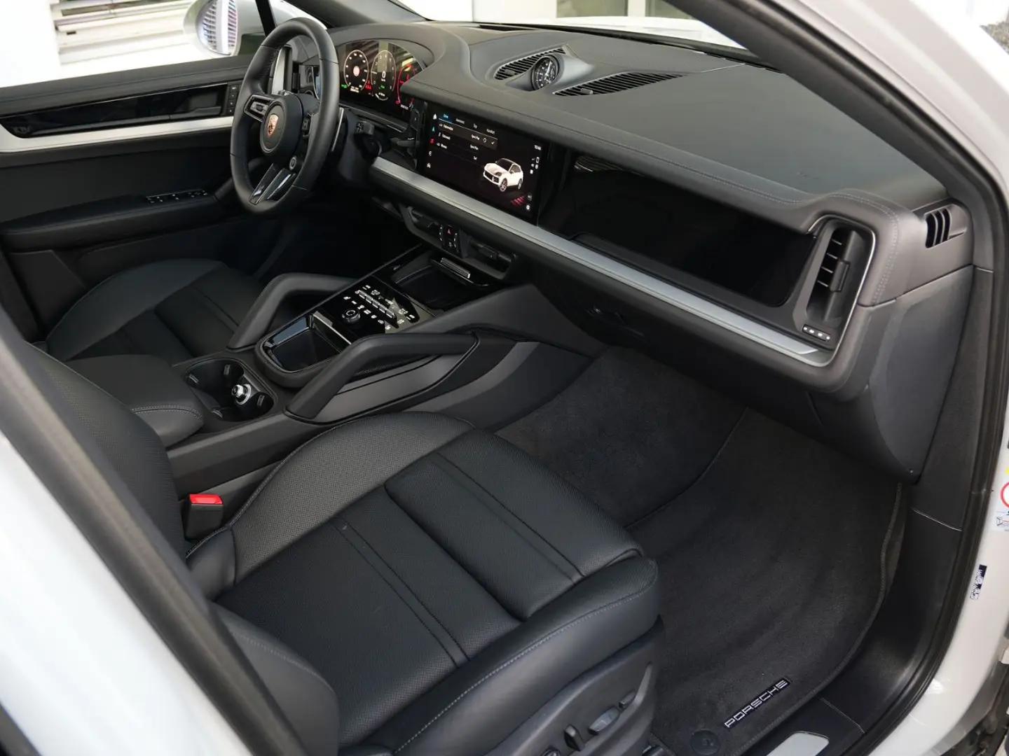 E-Hybrid Coupé ACC-LUFTF.-PANO-MASSAGE-AHK-BOSE