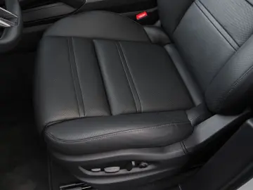 E-Hybrid Coupé ACC-LUFTF.-PANO-MASSAGE-AHK-BOSE